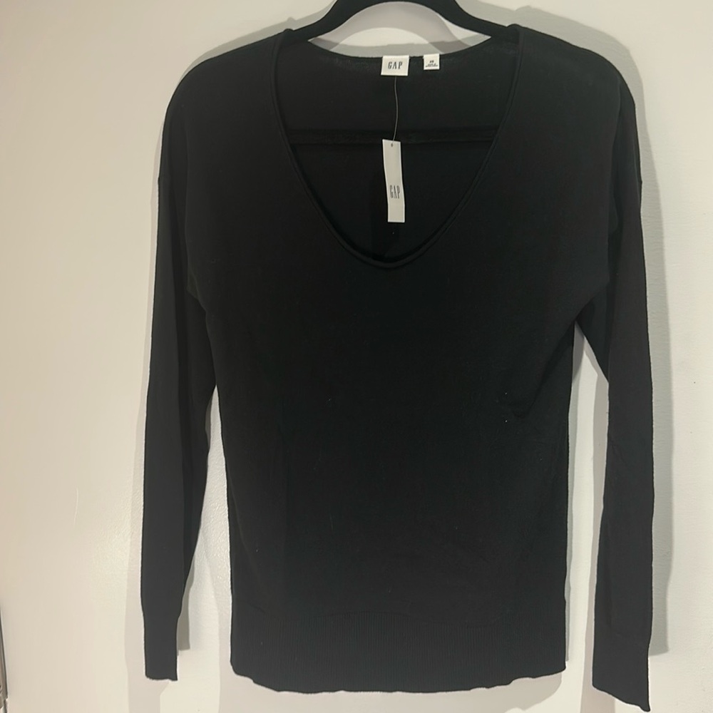 Gap Black V-neck Sweater Size XS NWT